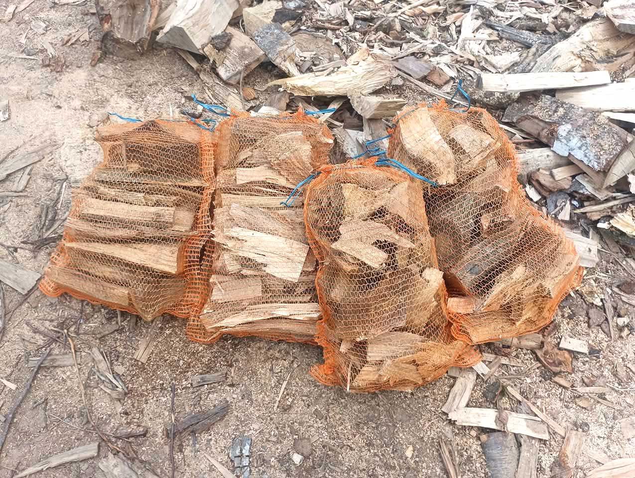 Sacs d'allumage de bois naturels pour allumer votre feu facilement et sans produits chimiques